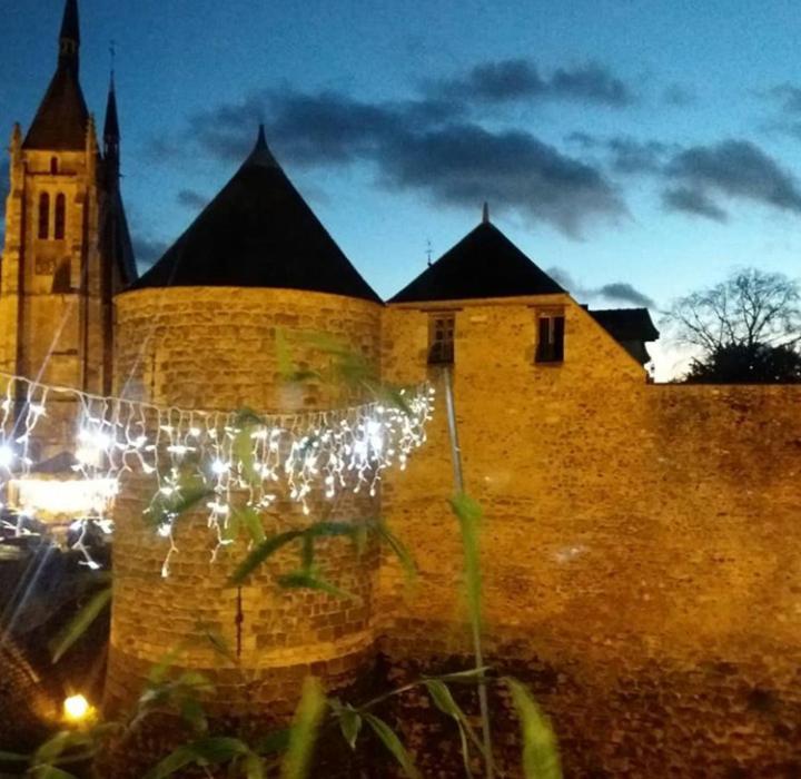 Chambre D'Hote Du Chateau Dourdan Bagian luar foto