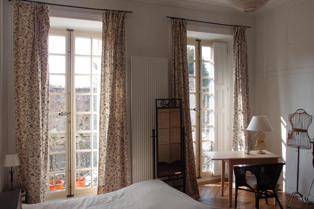 Chambre D'Hote Du Chateau Dourdan Ruang foto